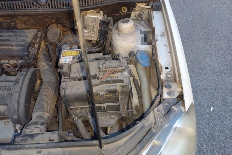 Used Volkswagen Polo 2011 Jingqu 1.4L Manual Sile Edition Engine Bay Left