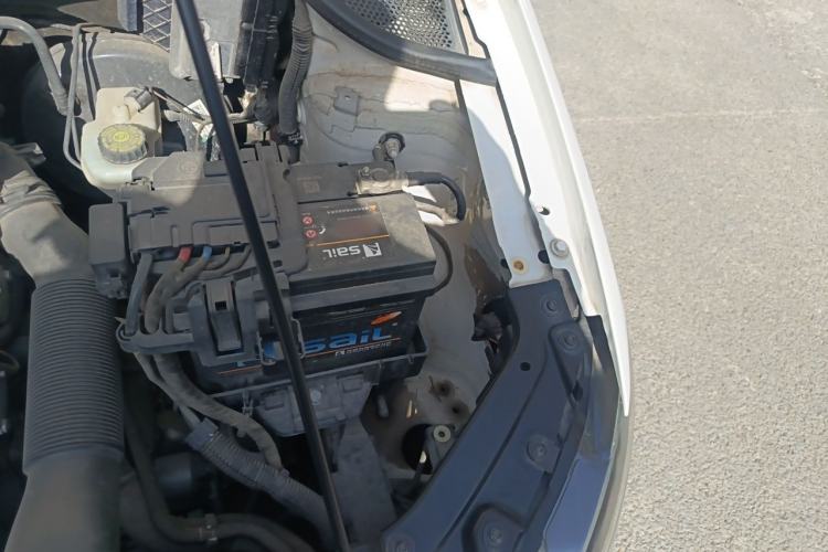 Used Volkswagen Polo 2011 1.6L Manual ZhiShang Edition Engine Bay Left