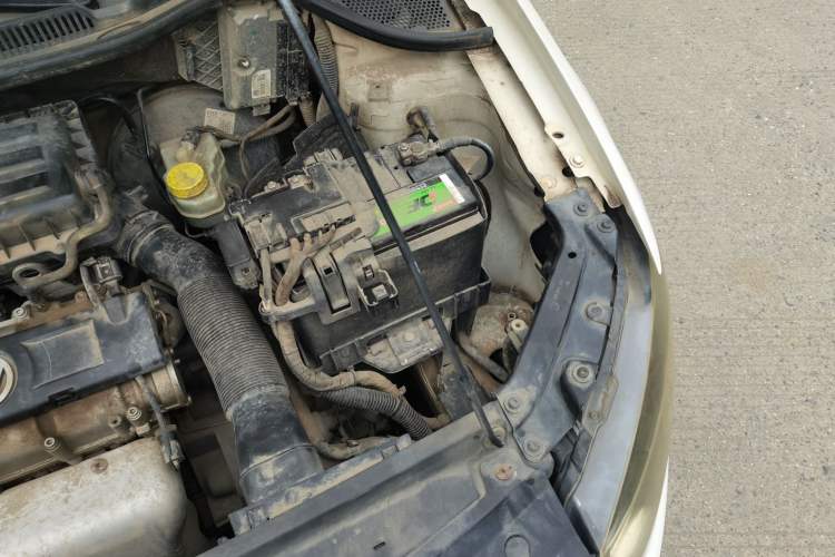 Used Volkswagen Polo 2011 1.4L Manual ZhiLe Edition Engine Bay Left