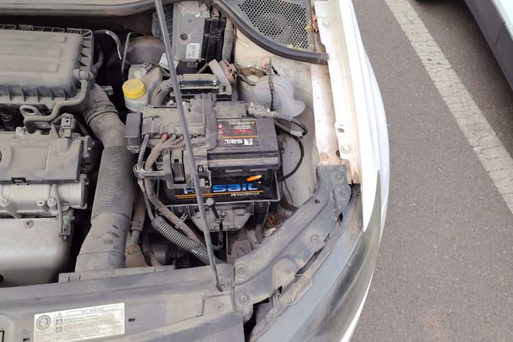 Used Volkswagen Polo 2011 1.4L Automatic ZhiShang Version Engine Bay Left