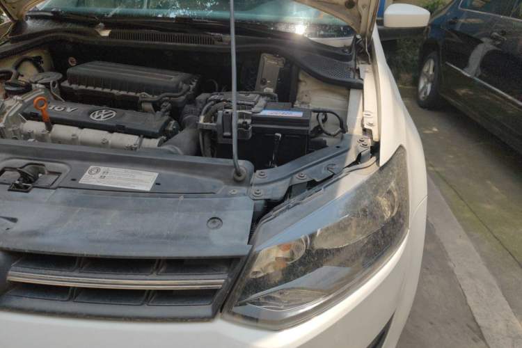 Used Volkswagen Polo 2011 1.4L Automatic ZhiShang Version Engine Bay Left