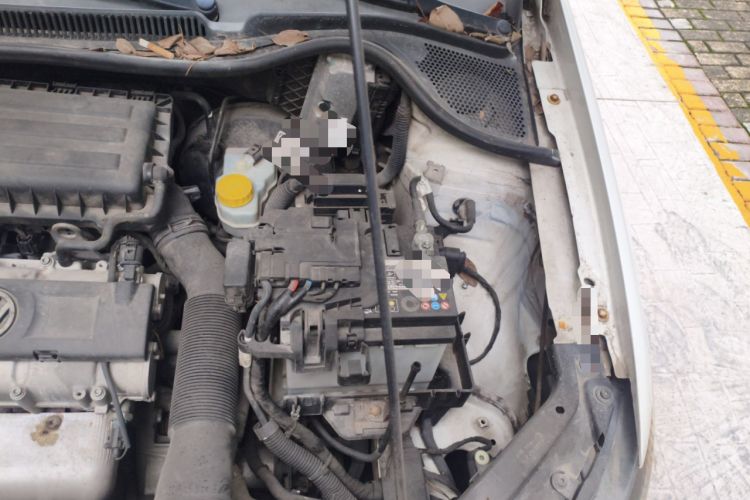 Used Volkswagen Polo 2011 1.6L Automatic ZhiShang Version Engine Bay Left
