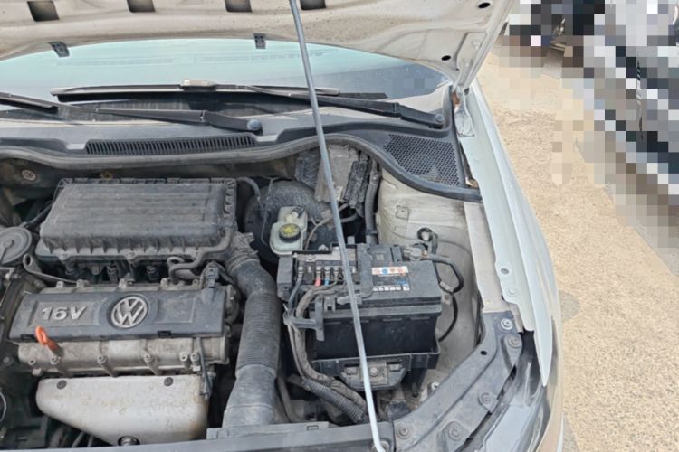 Used Volkswagen Polo 2011 1.4L Manual ZhiLe Edition Engine Bay Left