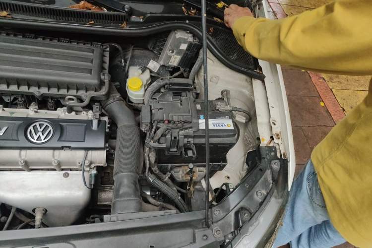 Used Volkswagen Polo 2011 1.6L Automatic ZhiShang Version Engine Bay Left