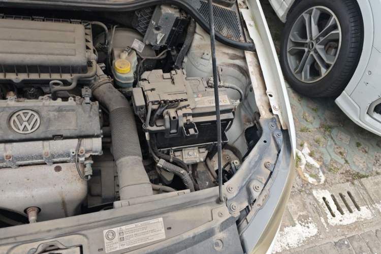 Used Volkswagen Polo 2011 1.6L Manual ZhiShang Edition Engine Bay Left