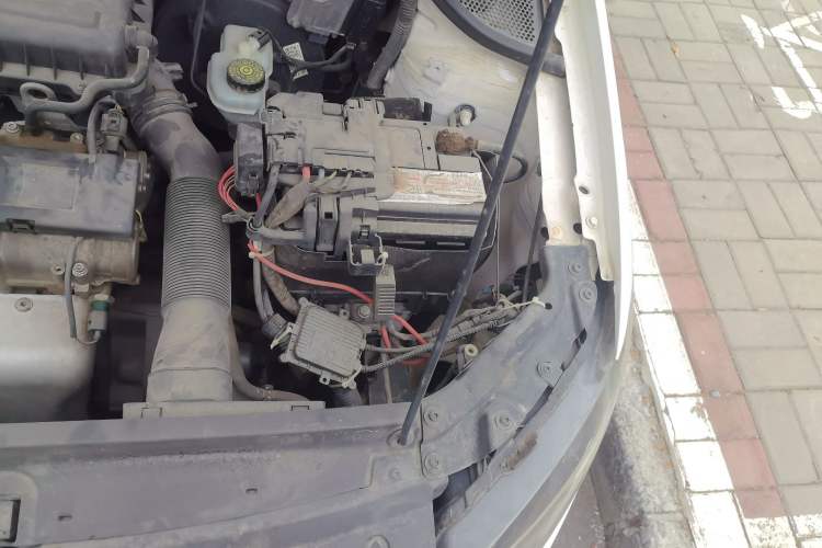 Used Volkswagen Polo 2011 1.4L Manual ZhiLe Edition Engine Bay Left