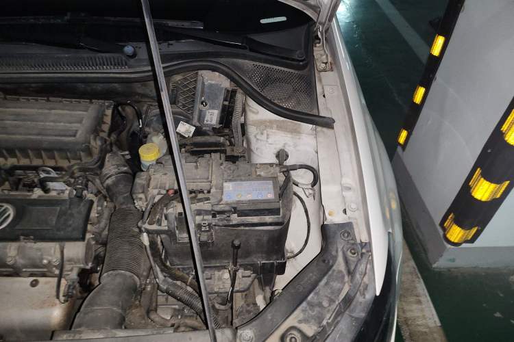 Used Volkswagen Polo 2011 1.6L Automatic ZhiShang Version Engine Bay Left