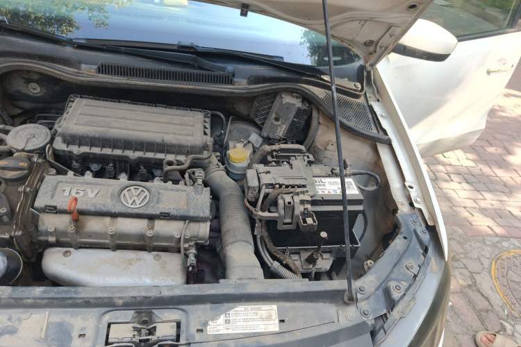 Used Volkswagen Polo 2011 1.4L Automatic ZhiShang Version Engine Bay Left