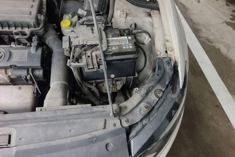 Used Volkswagen Polo 2011 1.6L Automatic ZhiShang Version Engine Bay Left