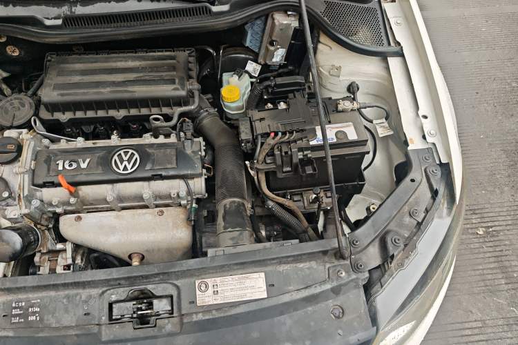 Used Volkswagen Polo 2011 1.4L Automatic ZhiShang Version Engine Bay Left