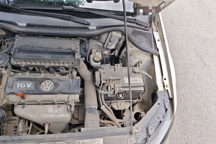 Used Volkswagen Polo 2011 1.4L Manual ZhiLe Edition Engine Bay Left