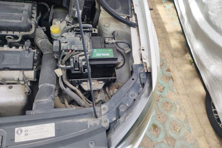 Used Volkswagen Polo 2011 1.6L Automatic ZhiShang Version Engine Bay Left