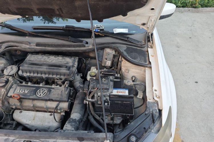 Used Volkswagen Polo 2011 1.6L Automatic ZhiShang Version Engine Bay Left
