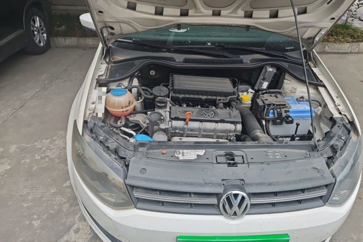 Used Volkswagen Polo 2011 1.6L Automatic ZhiShang Version Engine Bay Right