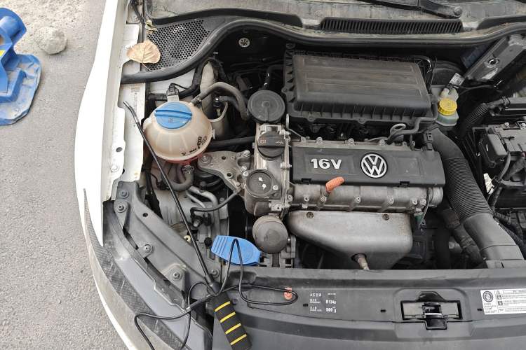 Used Volkswagen Polo 2011 1.6L Automatic ZhiShang Version Engine Bay Right