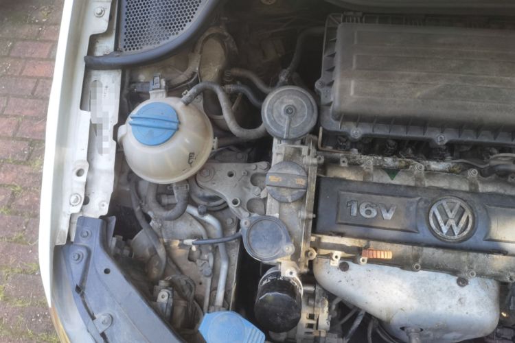 Used Volkswagen Polo 2011 1.6L Automatic ZhiKu Edition Engine Bay Right