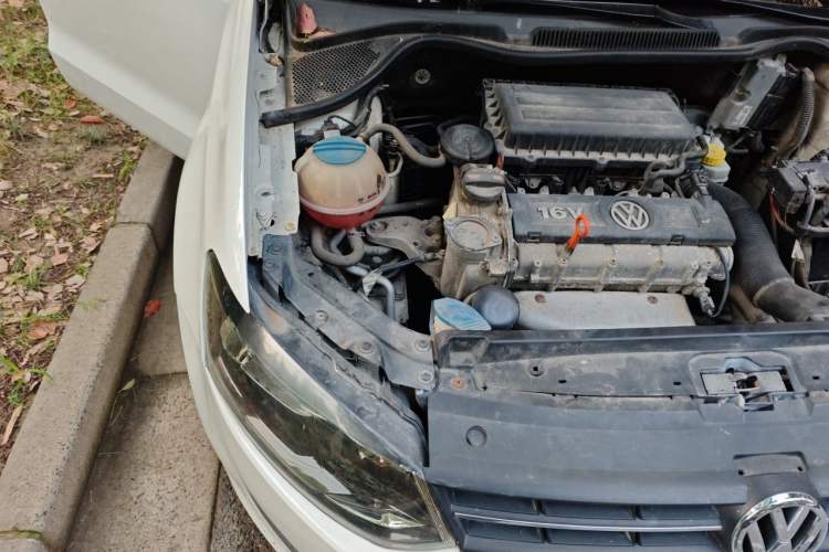 Used Volkswagen Polo 2011 1.4L Manual ZhiLe Edition Engine Bay Right