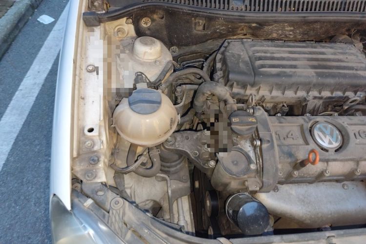 Used Volkswagen Polo 2011 Jingqu 1.4L Manual Sile Edition Engine Bay Right