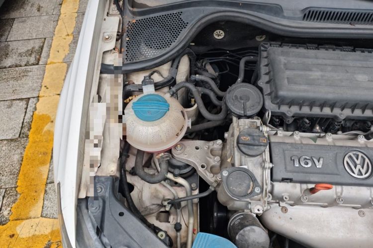 Used Volkswagen Polo 2011 1.4L Automatic ZhiShang Version Engine Bay Right