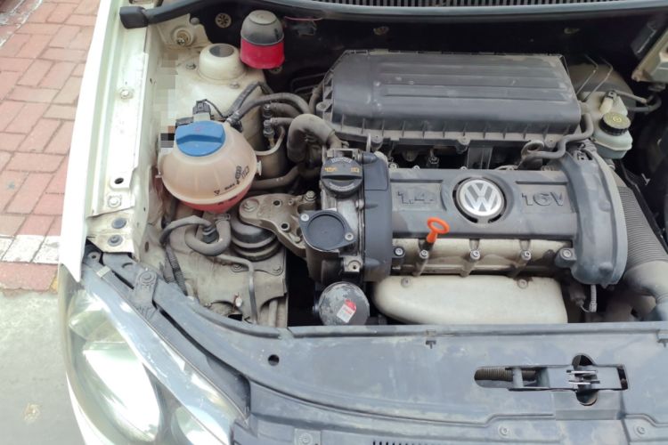 Used Volkswagen Polo 2011 Jingqu 1.4L Manual Sile Edition Engine Bay Right