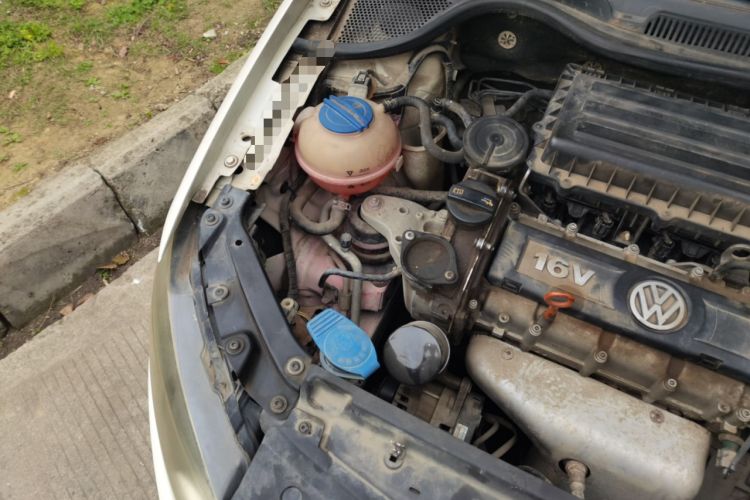 Used Volkswagen Polo 2011 1.4L Manual ZhiLe Edition Engine Bay Right