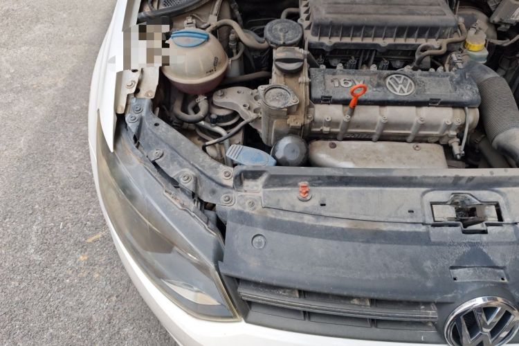 Used Volkswagen Polo 2011 1.4L Manual ZhiLe Edition Engine Bay Right