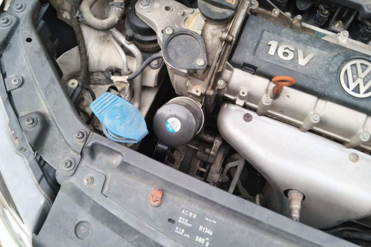 Used Volkswagen Polo 2011 1.6L Manual ZhiShang Edition Engine Bay Right