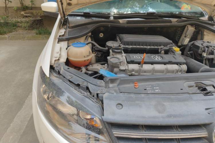 Used Volkswagen Polo 2011 1.4L Automatic ZhiShang Version Engine Bay Right
