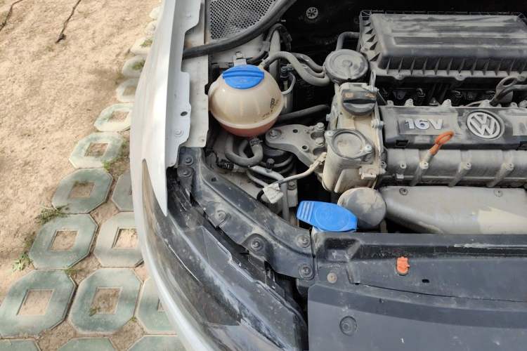 Used Volkswagen Polo 2011 1.4L Manual ZhiLe Edition Engine Bay Right