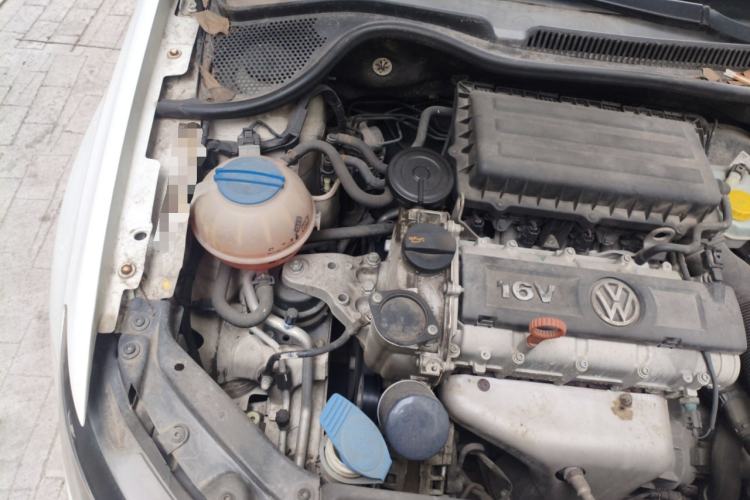 Used Volkswagen Polo 2011 1.6L Automatic ZhiShang Version Engine Bay Right