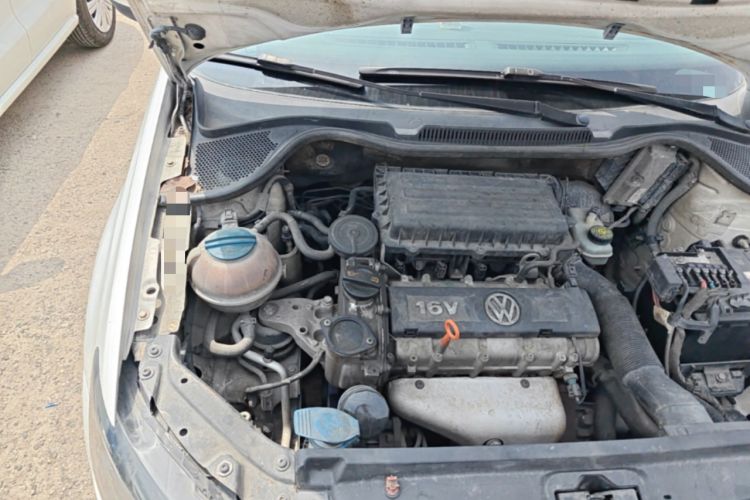 Used Volkswagen Polo 2011 1.4L Manual ZhiLe Edition Engine Bay Right
