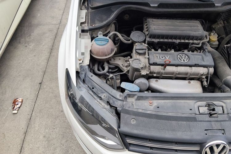 Used Volkswagen Polo 2011 1.6L Automatic ZhiShang Version Engine Bay Right