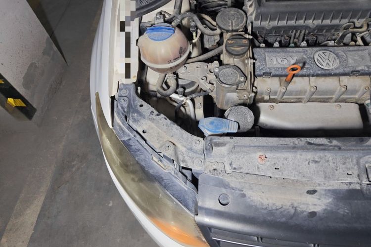 Used Volkswagen Polo 2011 1.6L Automatic ZhiShang Version Engine Bay Right