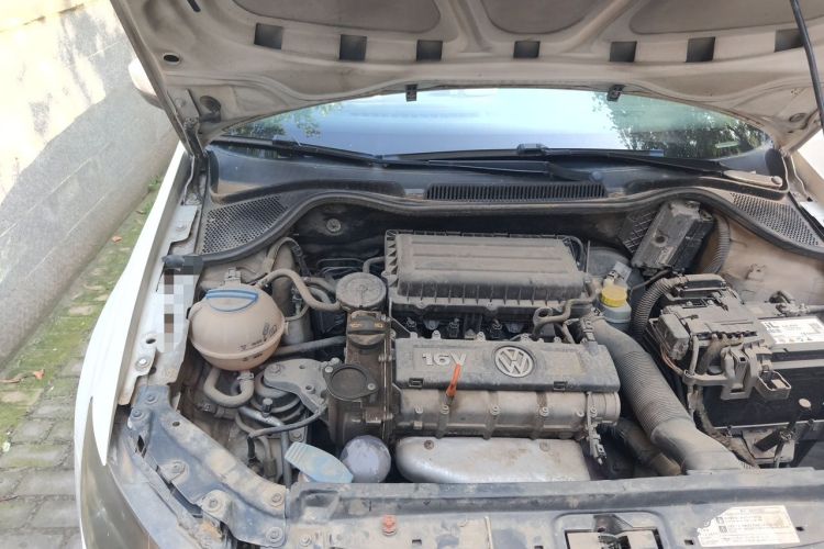 Used Volkswagen Polo 2011 1.4L Automatic ZhiShang Version Engine Bay Right