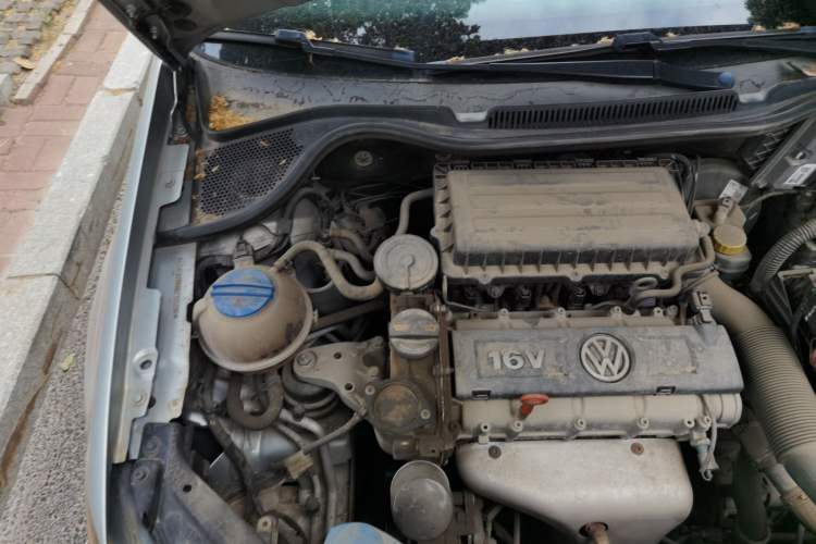 Used Volkswagen Polo 2011 1.4L Automatic ZhiShang Version Engine Bay Right