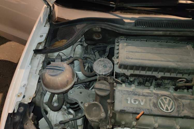 Used Volkswagen Polo 2011 1.4L Manual ZhiLe Edition Engine Bay Right
