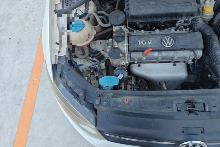 Used Volkswagen Polo 2011 1.6L Automatic ZhiKu Edition Engine Bay Right