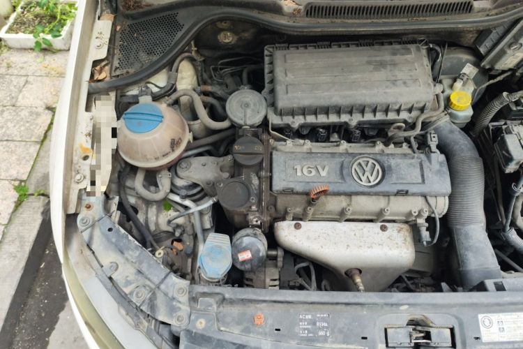 Used Volkswagen Polo 2011 1.6L Automatic ZhiShang Version Engine Bay Right
