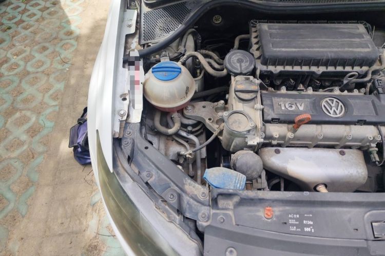 Used Volkswagen Polo 2011 1.6L Automatic ZhiShang Version Engine Bay Right