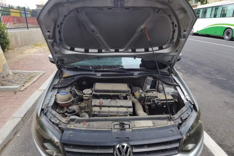 Used Volkswagen Polo 2011 1.4L Automatic ZhiShang Version Engine Bay