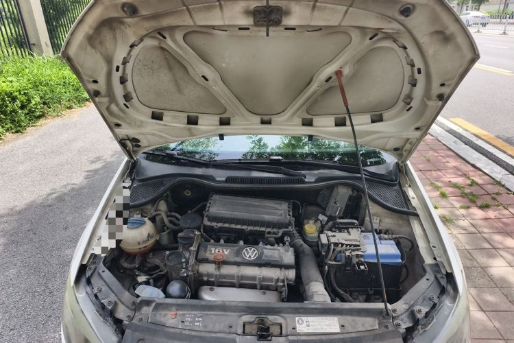Used Volkswagen Polo 2011 1.6L Automatic ZhiKu Edition Engine Bay