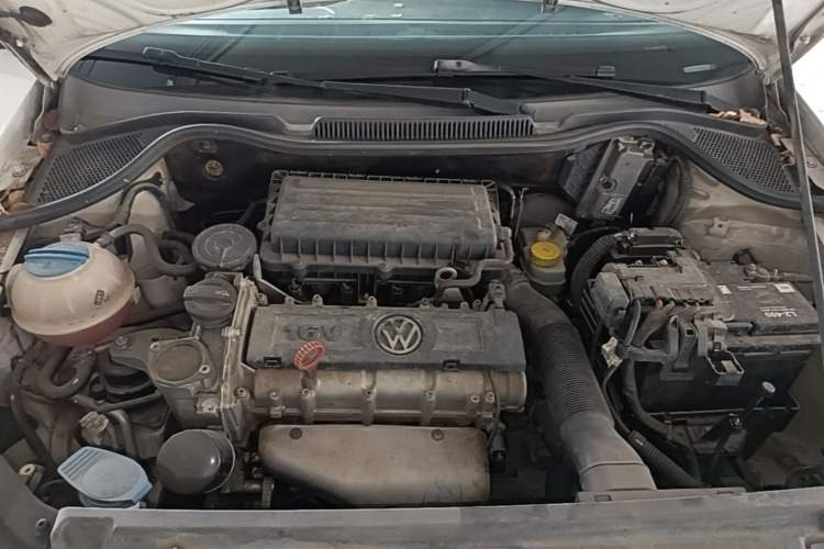 Used Volkswagen Polo 2011 1.6L Automatic ZhiShang Version Engine Bay