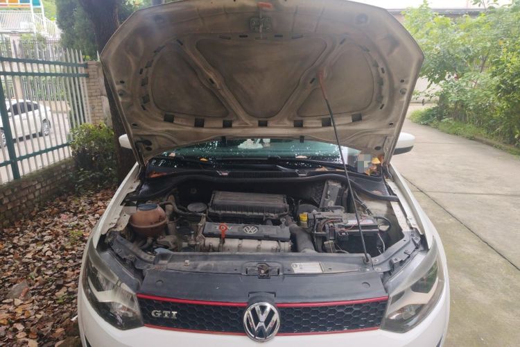 Used Volkswagen Polo 2011 1.6L Automatic ZhiKu Edition Engine Bay
