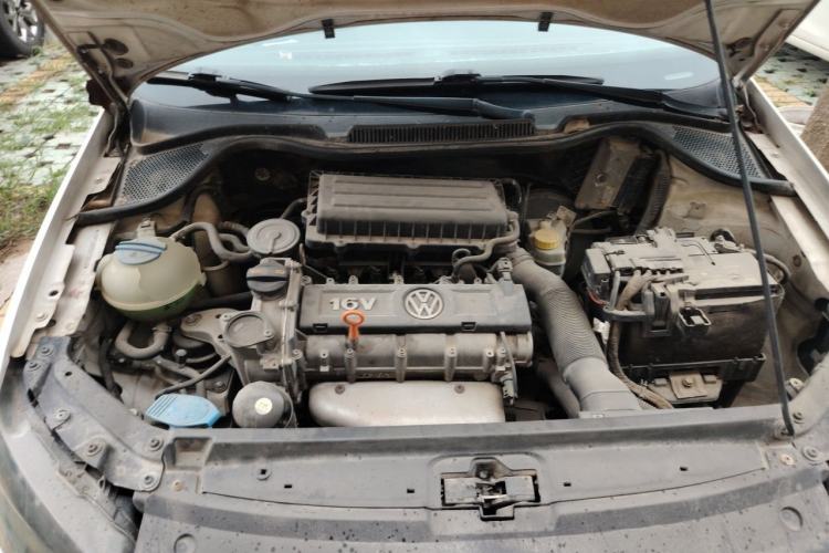 Used Volkswagen Polo 2011 1.6L Manual ZhiShang Edition Engine Bay