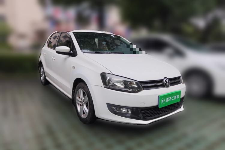 Used Volkswagen Polo 2011 1.6L Manual ZhiShang Edition Front Right 45 Deg