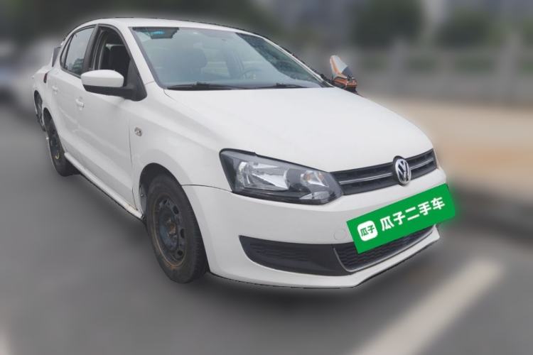 Used Volkswagen Polo 2011 1.4L Manual ZhiLe Edition Front Right 45 Deg