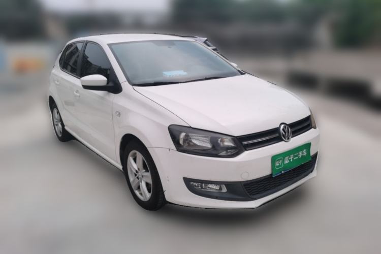 Used Volkswagen Polo 2011 1.6L Manual ZhiShang Edition Front Right 45 Deg