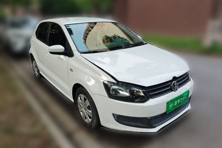 Used Volkswagen Polo 2011 1.4L Manual ZhiLe Edition Front Right 45 Deg