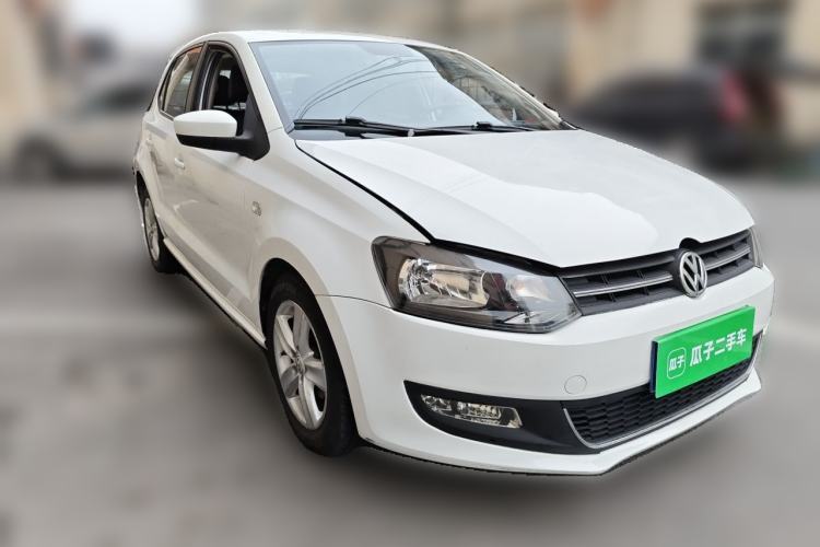 Used Volkswagen Polo 2011 1.6L Manual ZhiShang Edition Front Right 45 Deg
