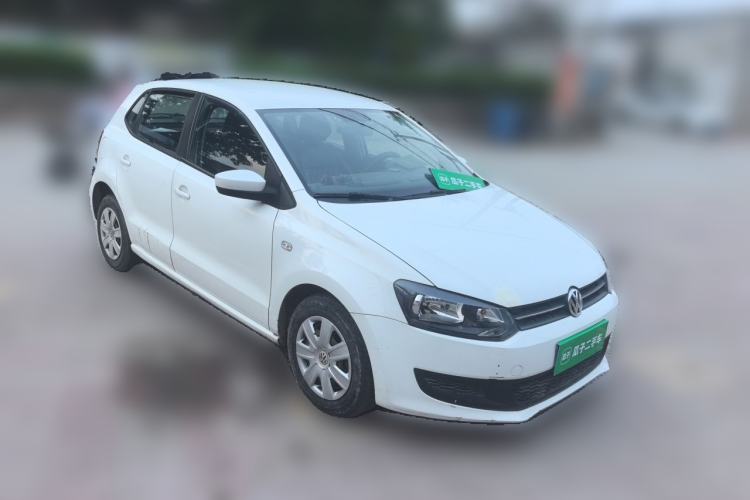 Used Volkswagen Polo 2011 1.4L Manual ZhiLe Edition Front Right 45 Deg